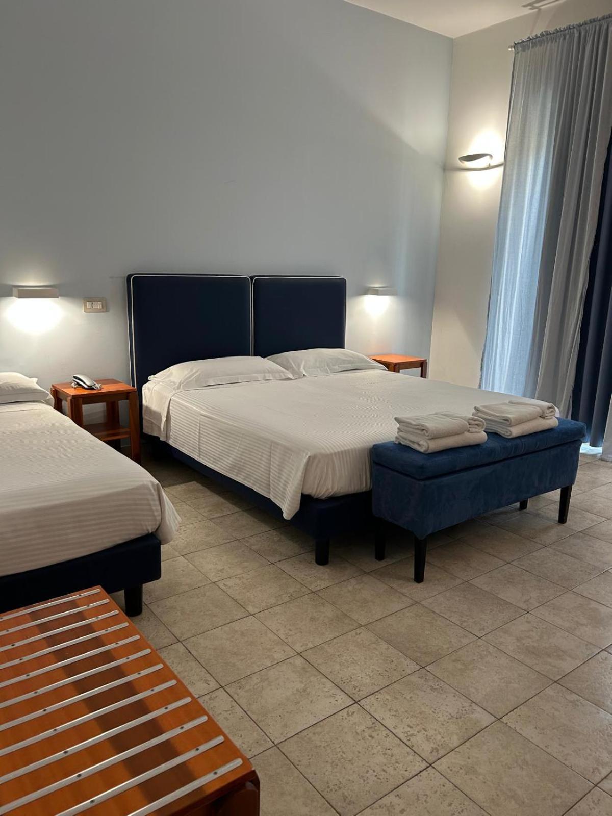 Saint Joseph Hotell Salerno Exteriör bild