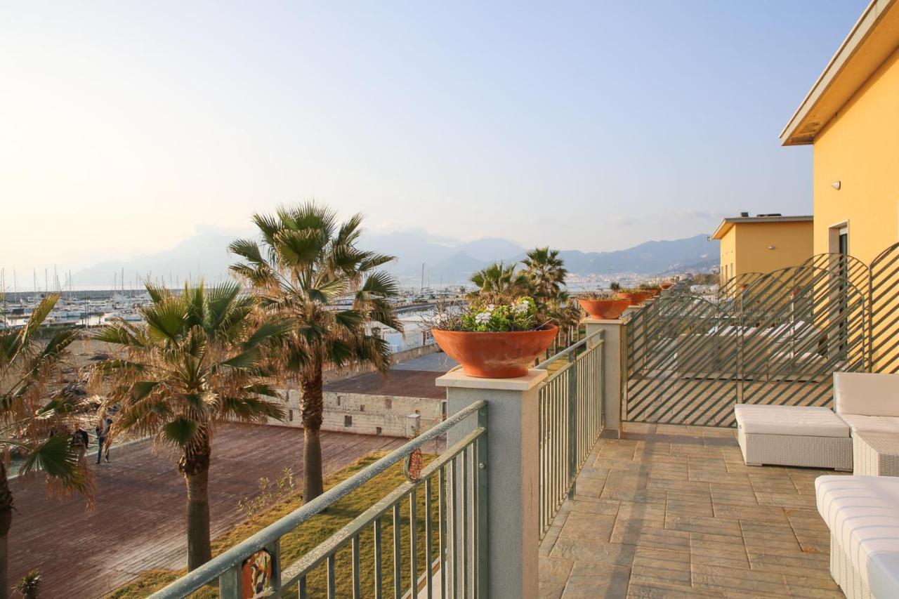Saint Joseph Hotell Salerno Exteriör bild